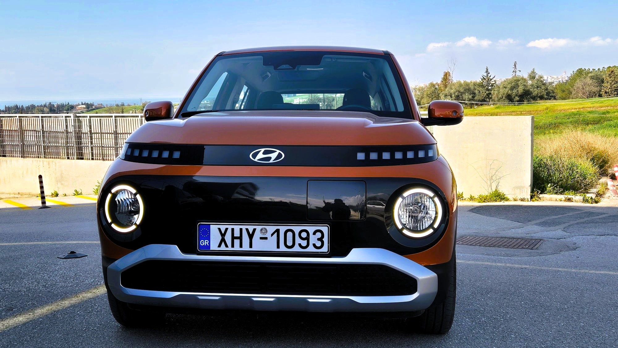 hyundai inster mprostina fota