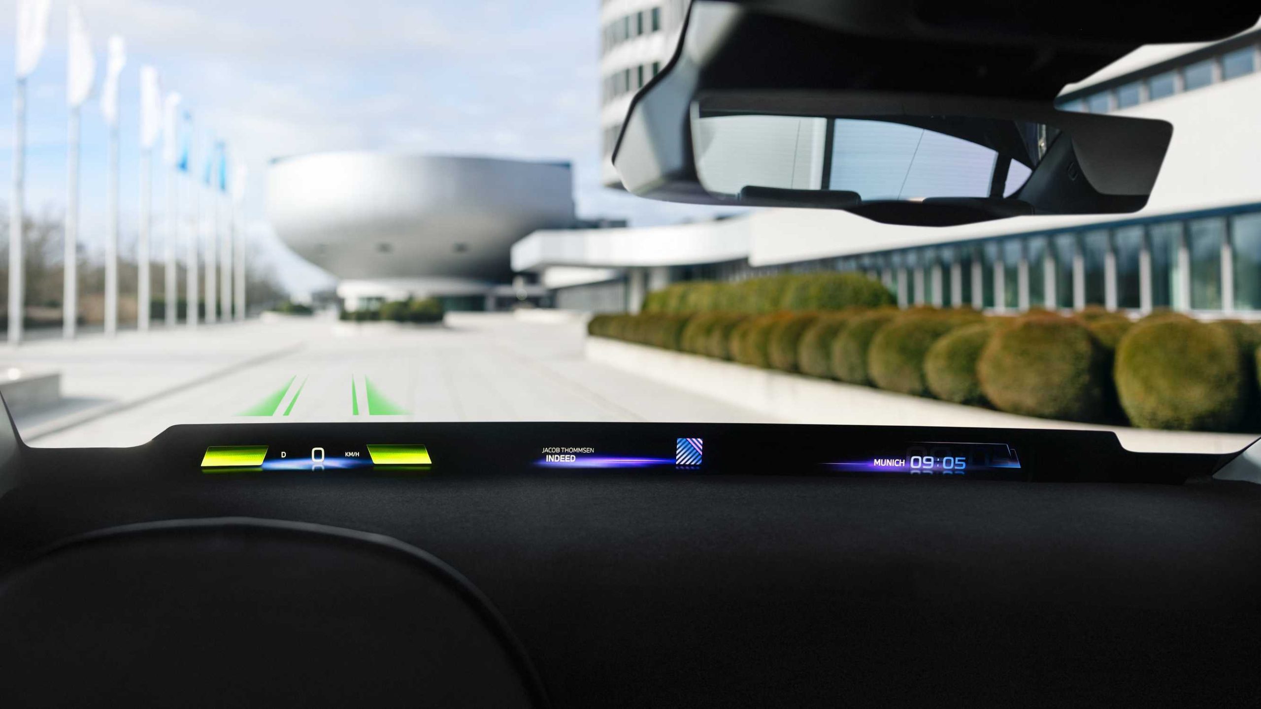 BMW – Φέρνει το πανοραμικό head-up display το 2025!