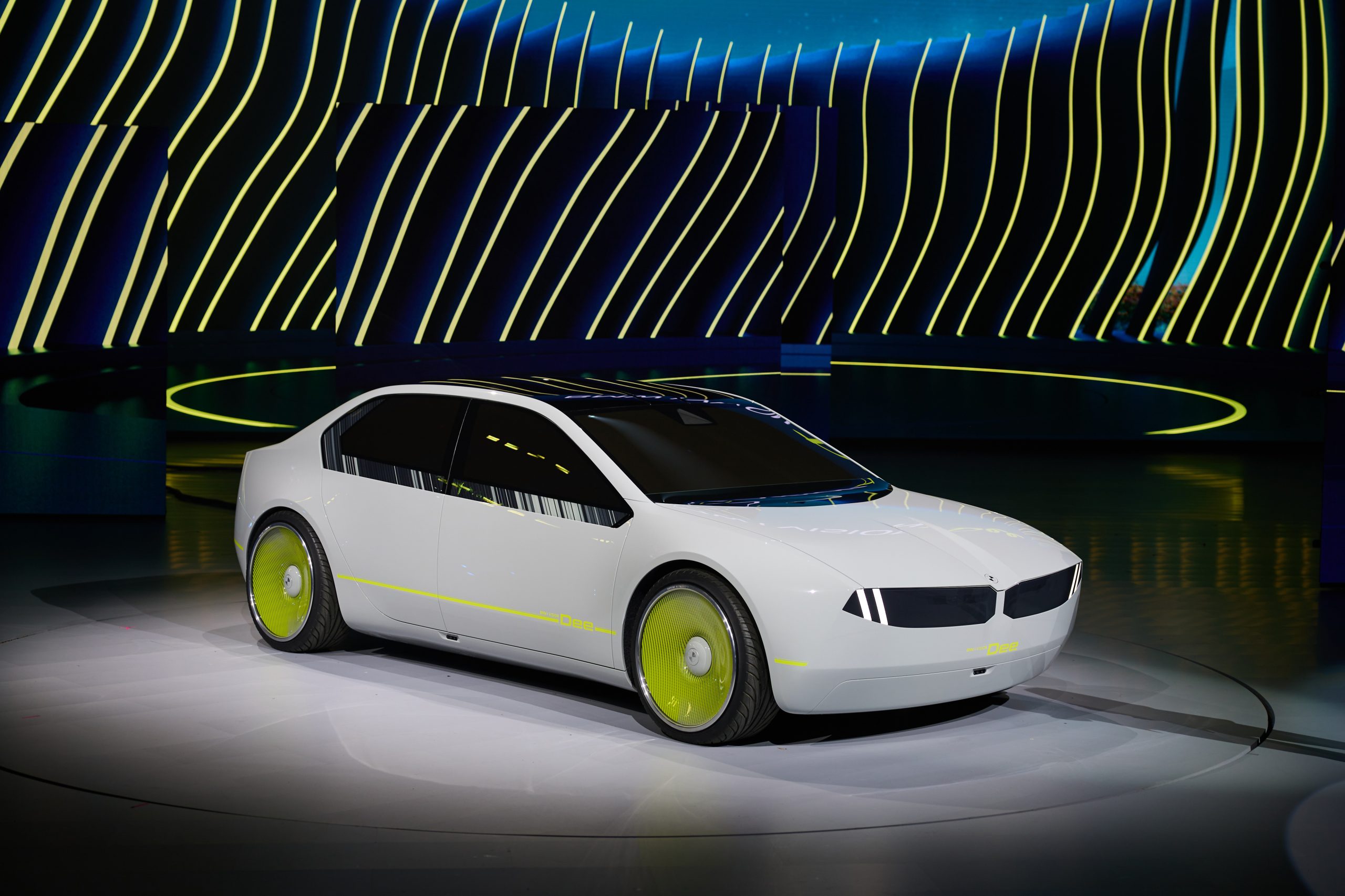 BMW – Στις 2 Σεπτεμβρίου νέο πρωτότυπο της “Neue Klasse”!
