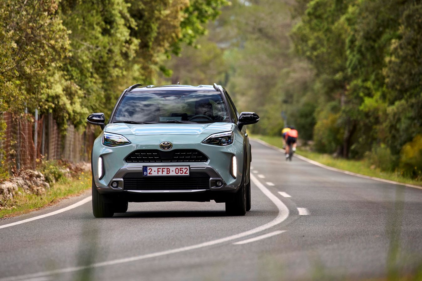 toyota yaris cross maska