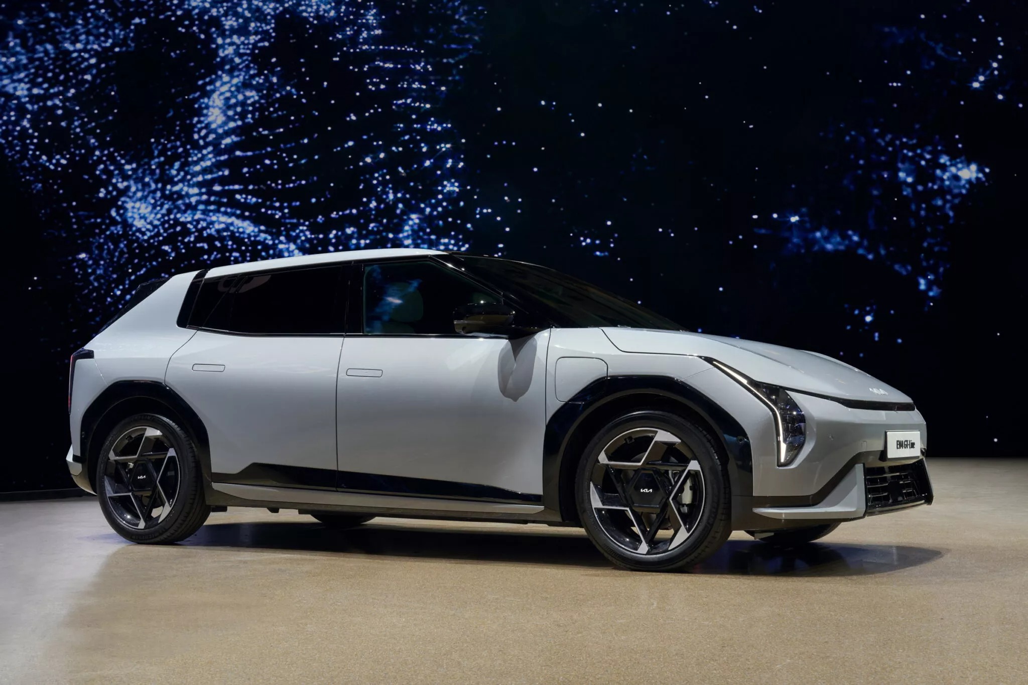 Kia EV4 – Ηλεκτρικό, εκκεντρικό και φιλόδοξο!