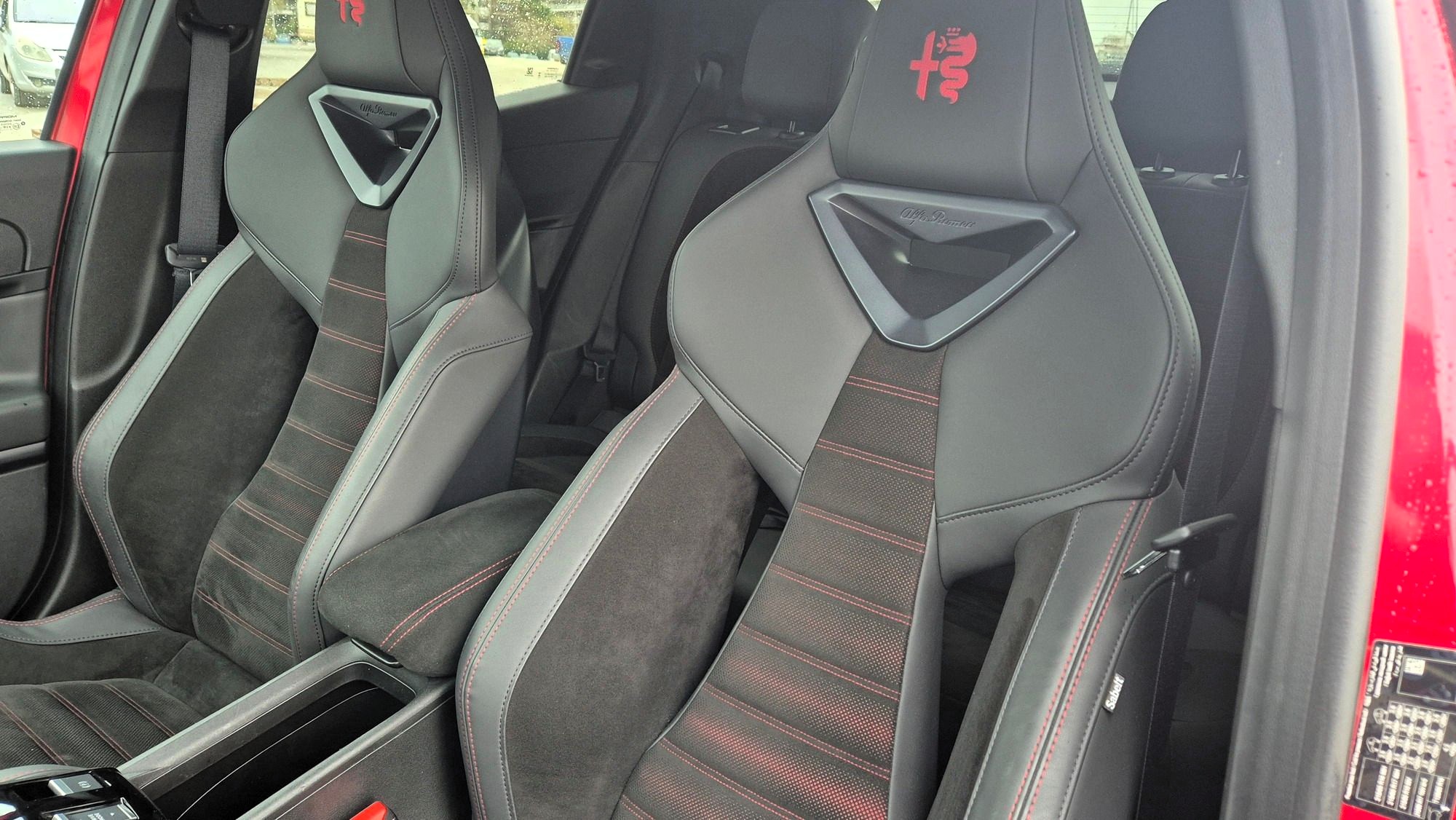 alfa romeo junior mprostina kathismata