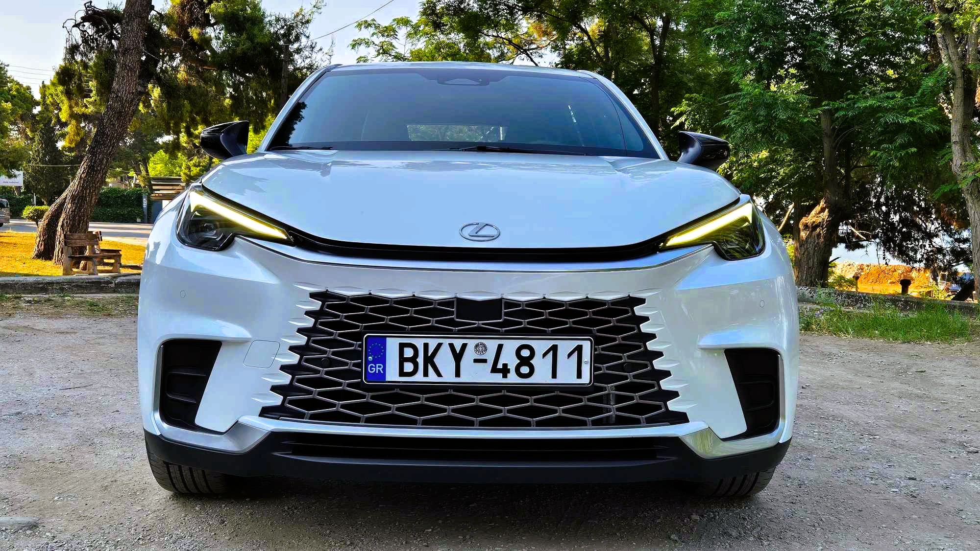 Lexus LBX empros fota