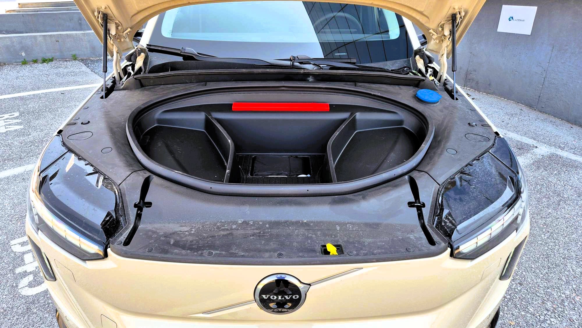 volvo ex90 frunk