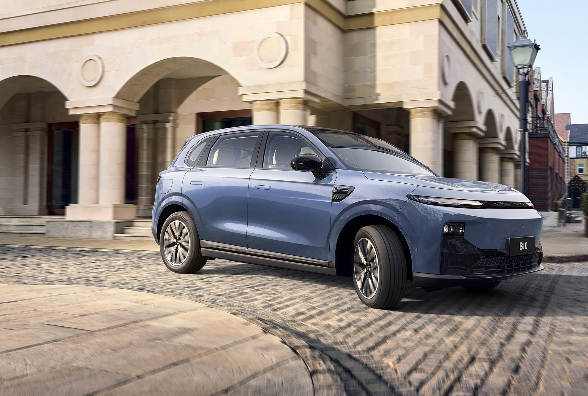 Το Leapmotor B10 έρχεται να πρωταγωνιστήσει στα C-SUV!