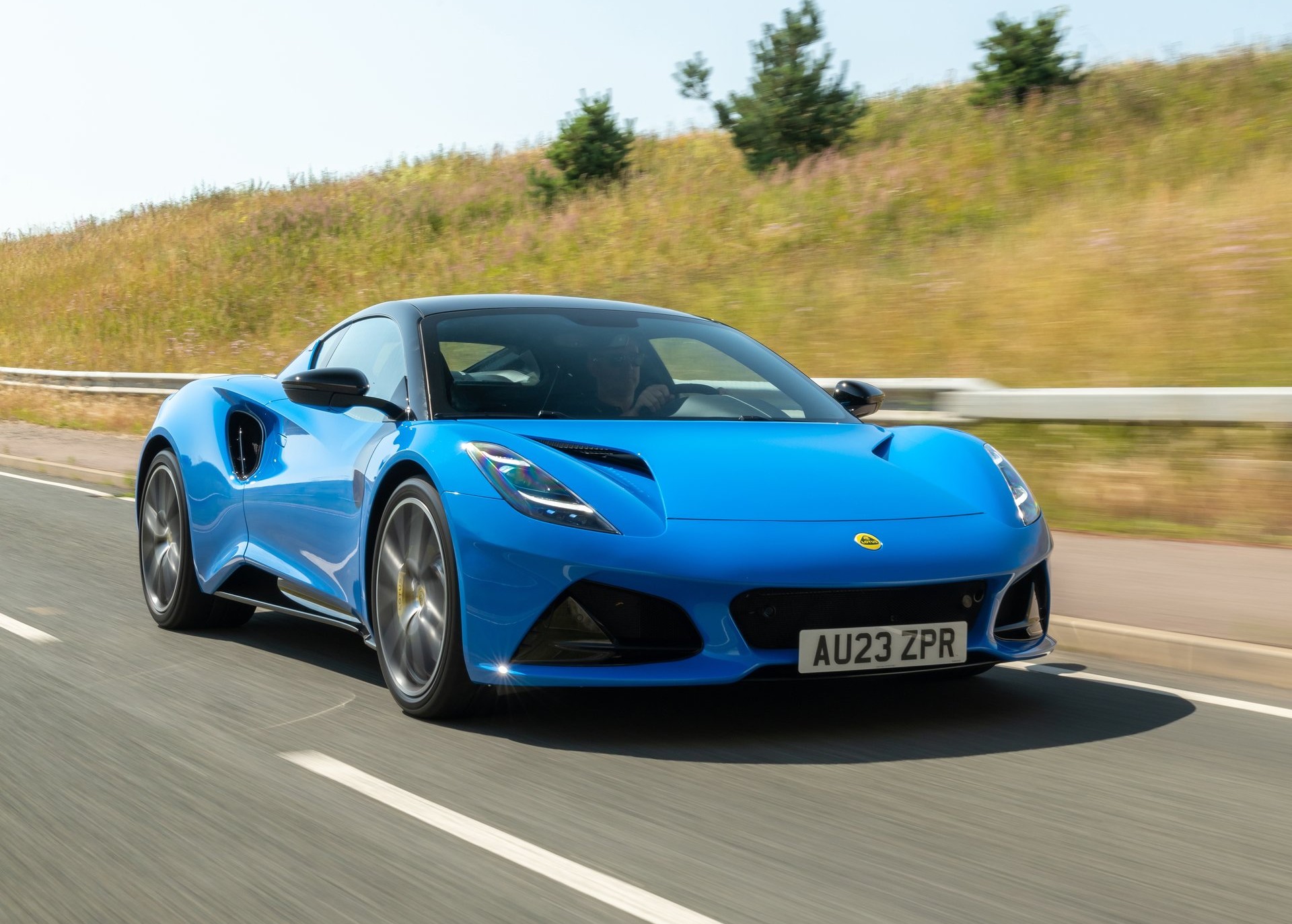 Η Lotus επιβεβαίωσε την plug-in υβριδική Emira!