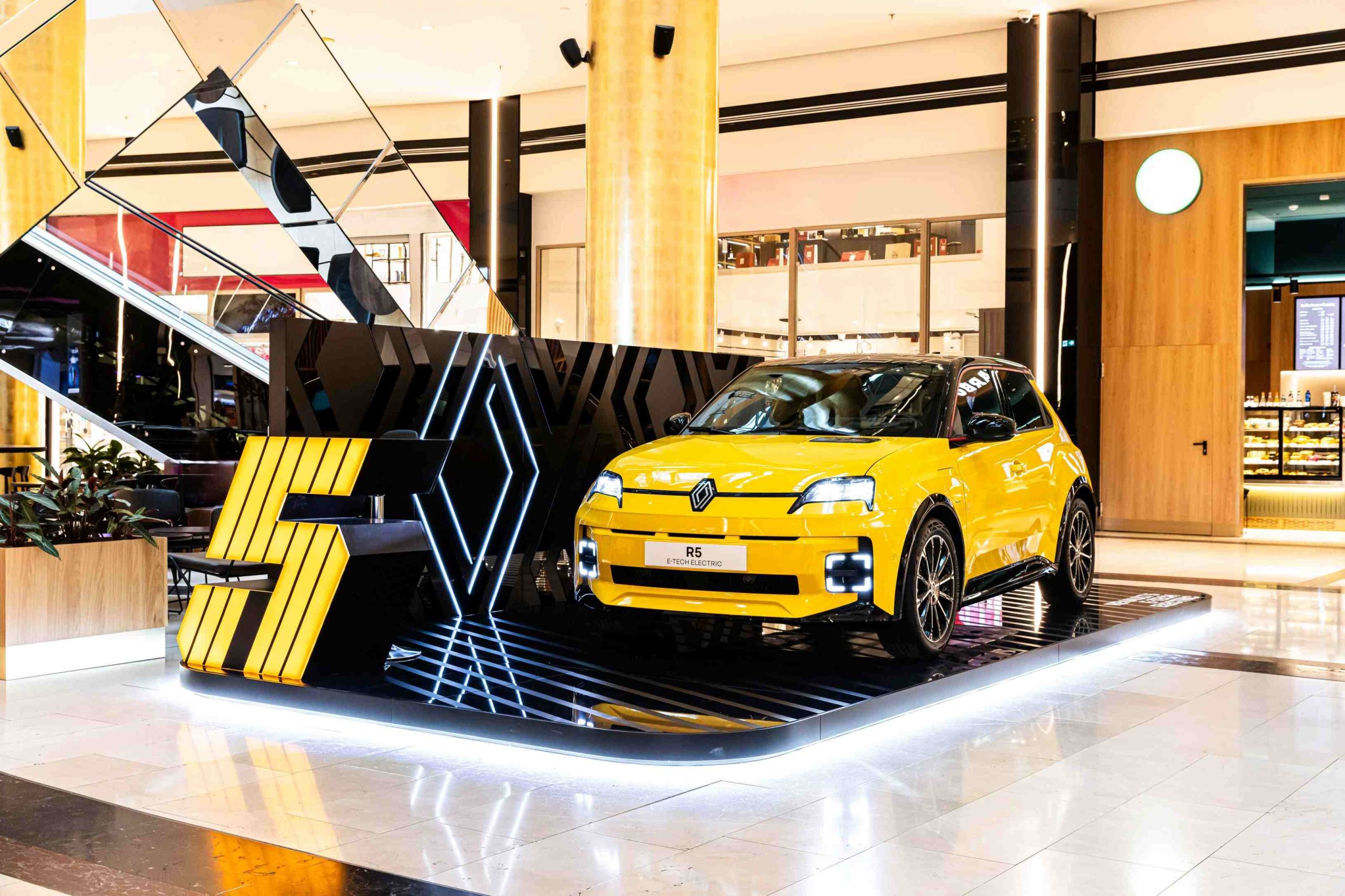 Renault 5 E-Tech Electric – Εκτίθεται στο Golden Hall