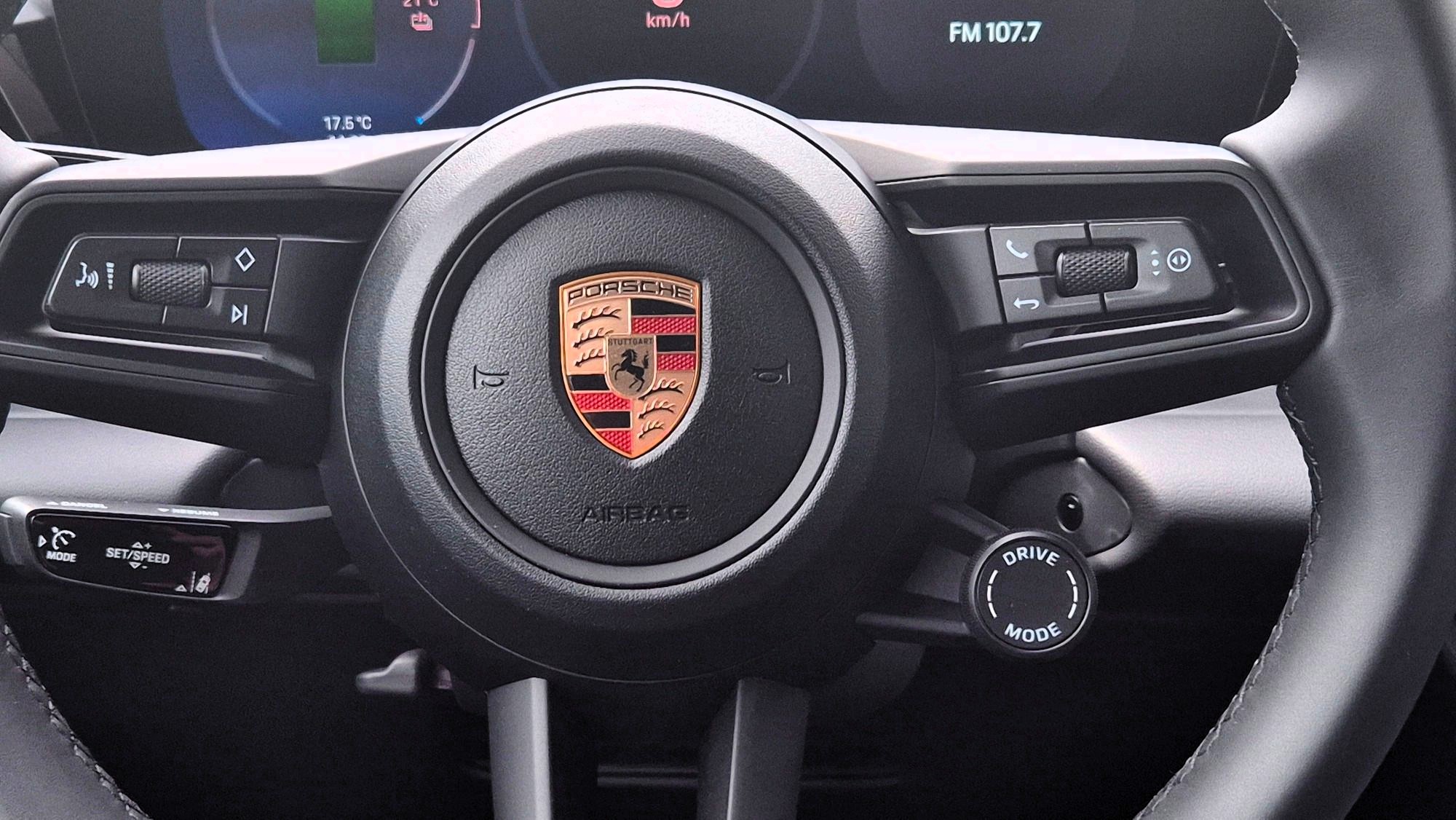 porsche macan 4 timoni