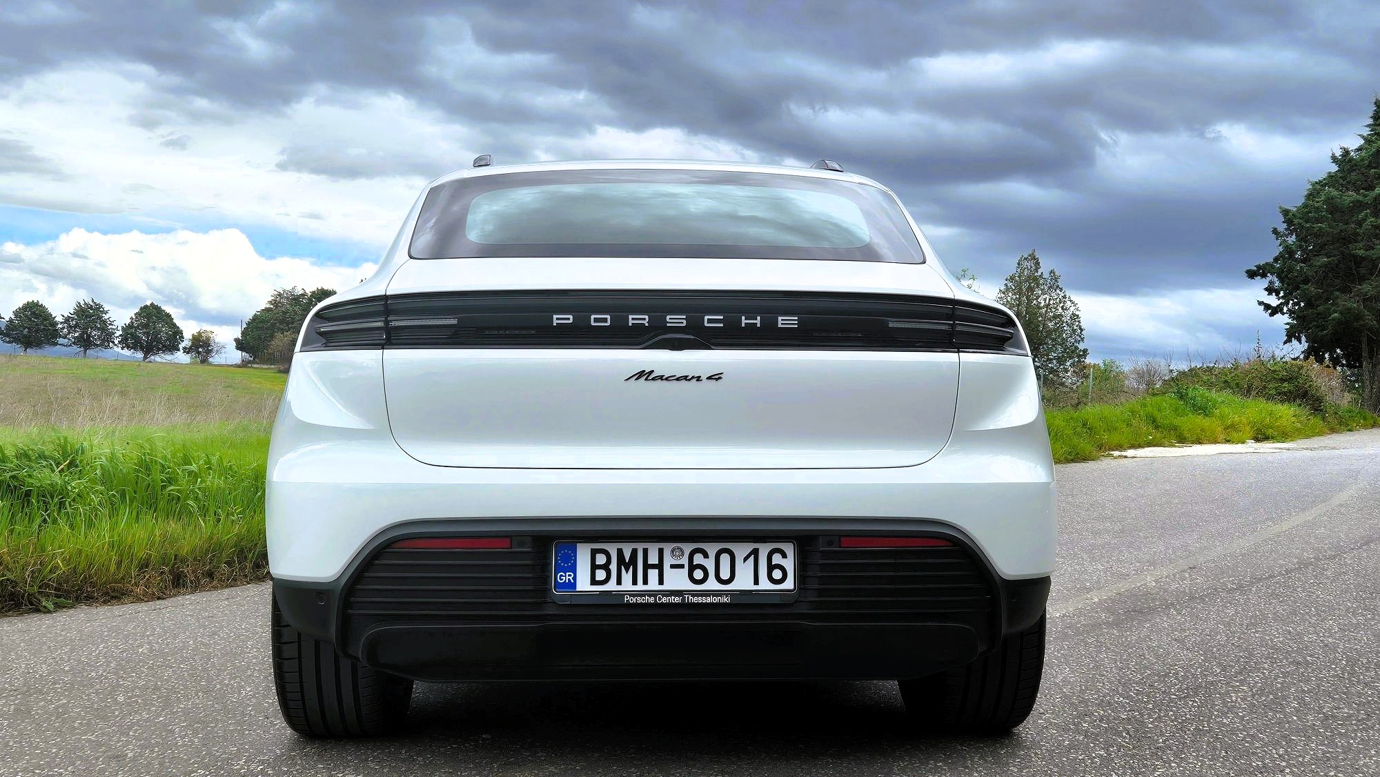 porsche macan 4 piso fota