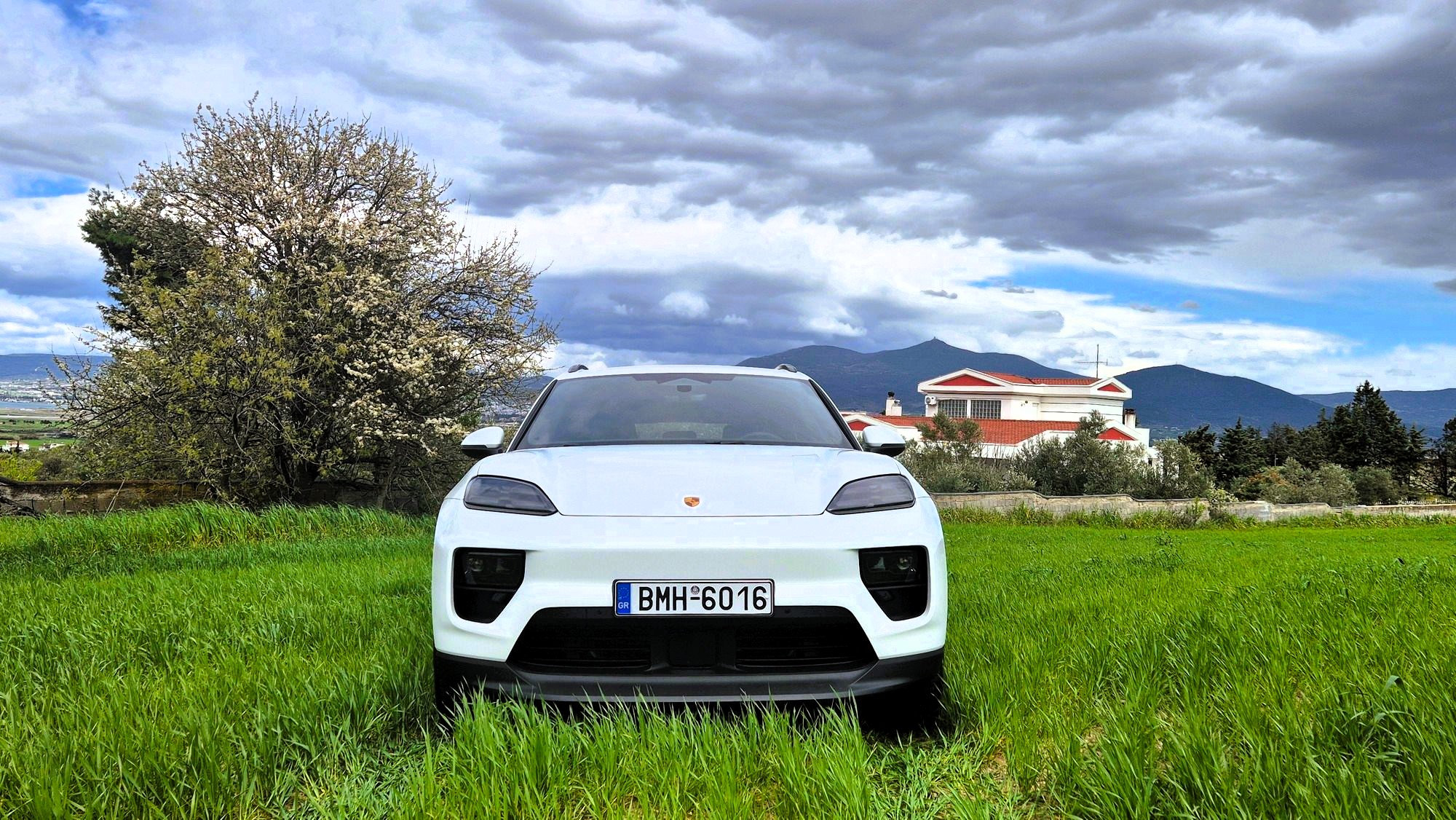 porsche macan 4 maska