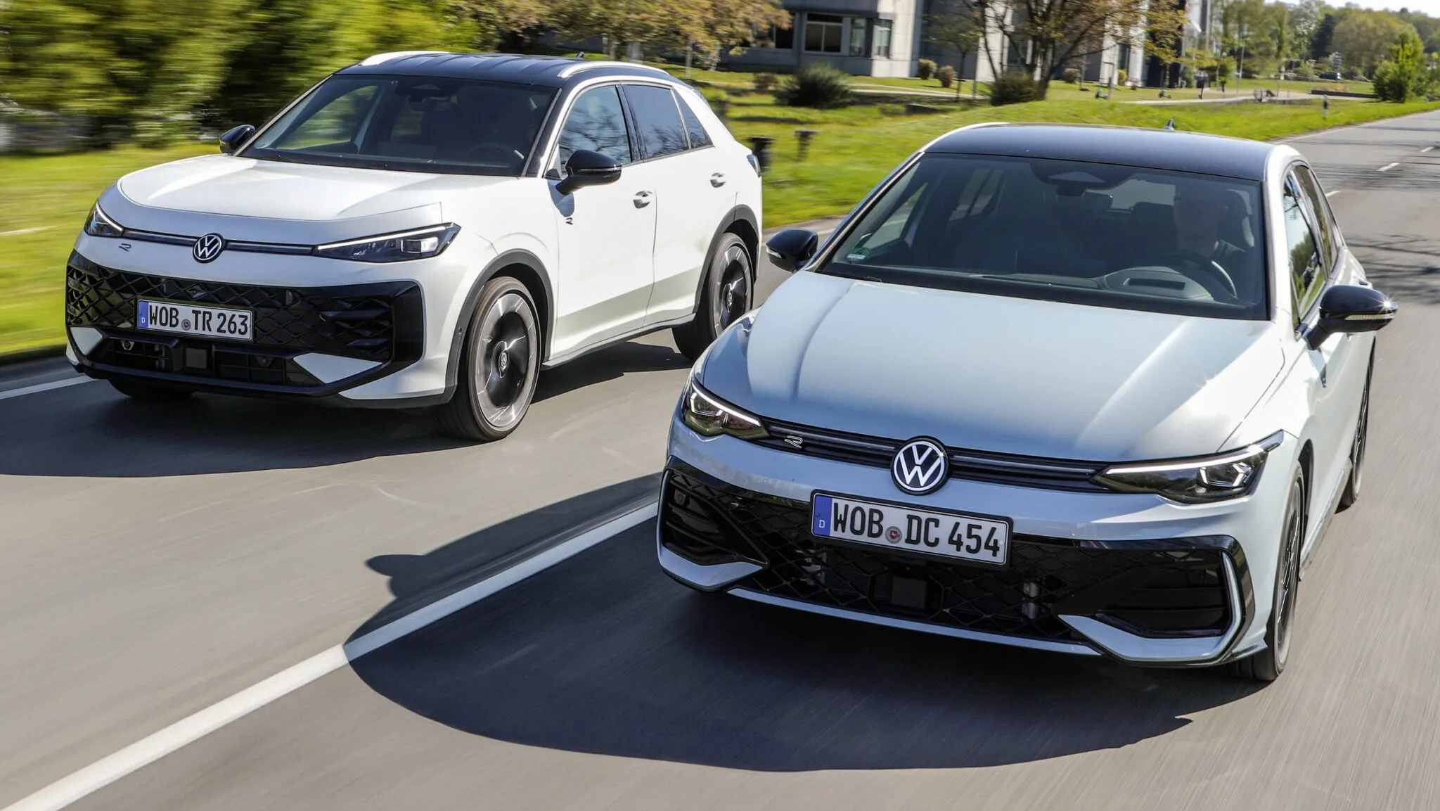 Διαθέσιμα και ως full-hybrid τα Volkswagen Golf και T-Roc!