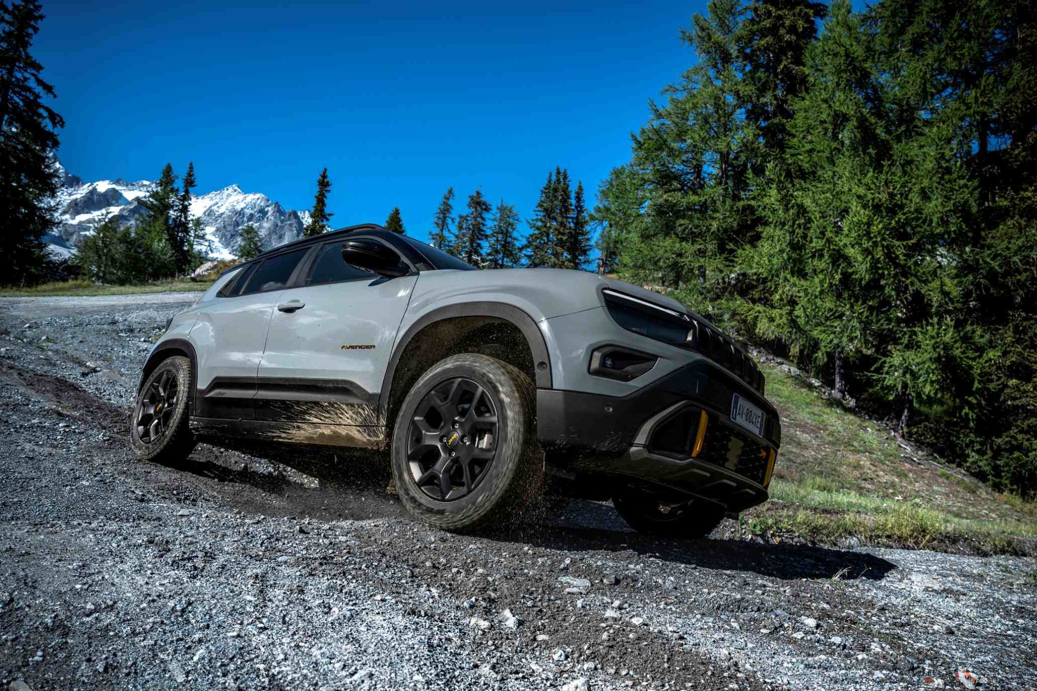 jeep avenger 4xe ektos dromou