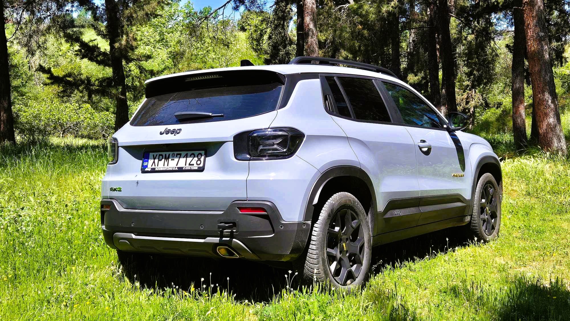 jeep avenger 4xe piso