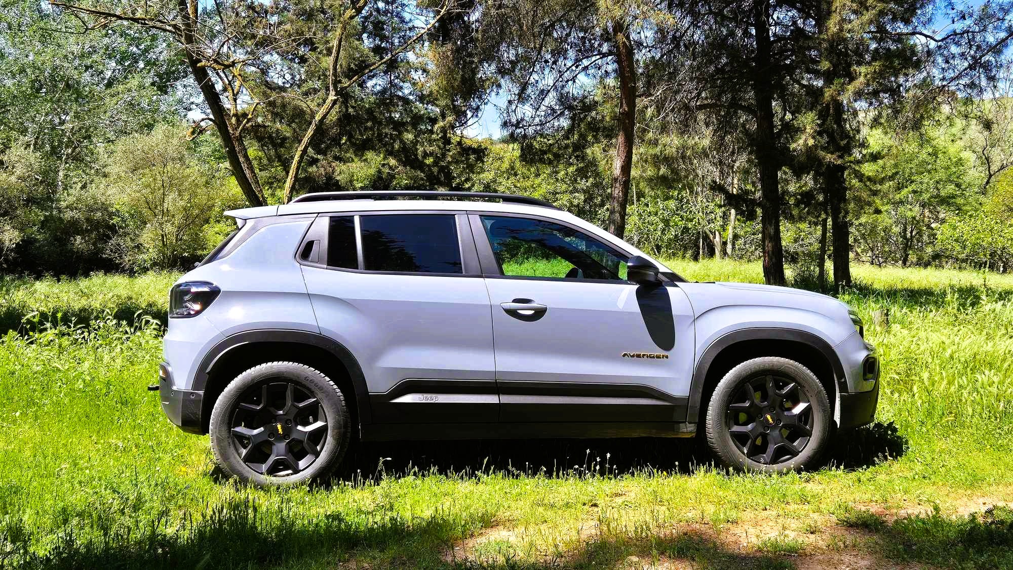 jeep avenger 4xe plaino