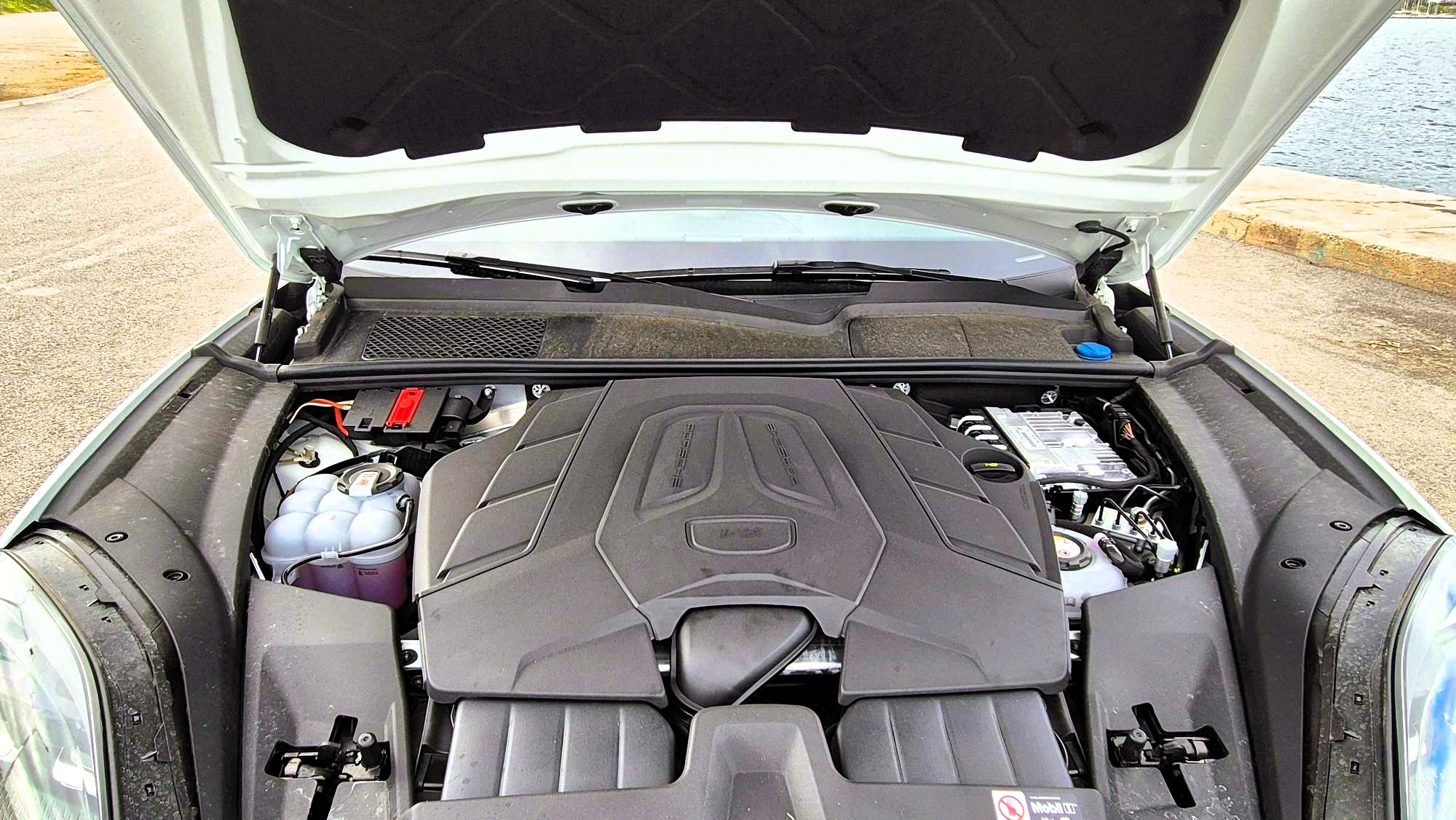 porsche cayenne kinitiras