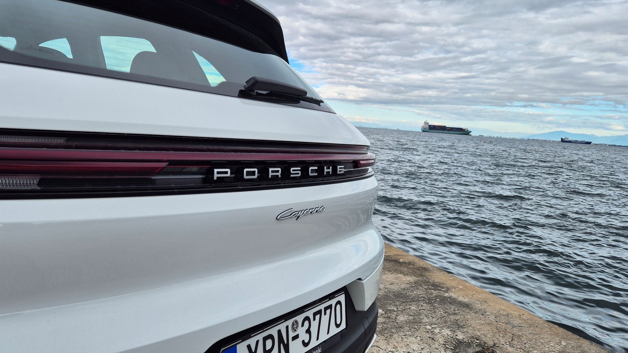 porsche cayenne piso fota