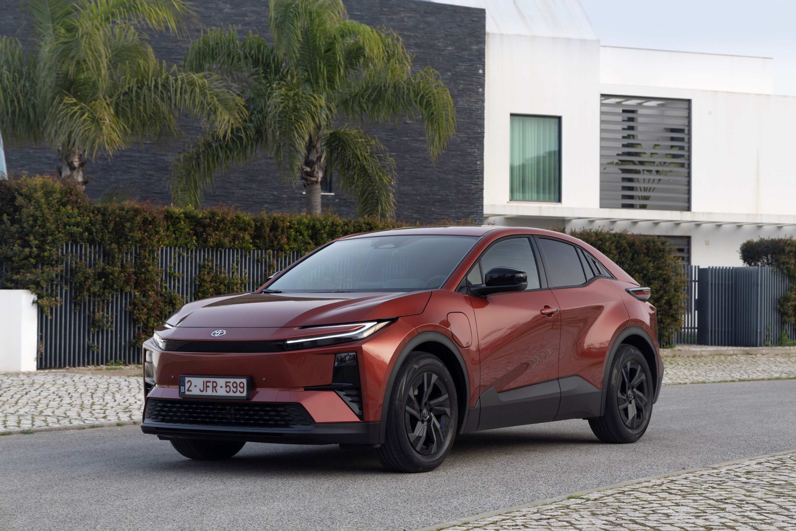 Νέο Toyota C-HR+ – Η ολοκληρωμένη πρόταση της Toyota στα σύγχρονα αμιγώς ηλεκτρικά SUV με εμπειρία 30 ετών