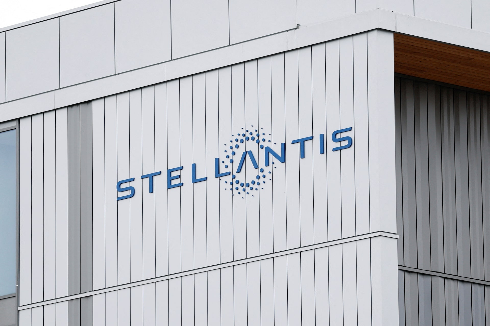 Stellantis και JLR εξερευνούν πιθανότητες συνεργασίας