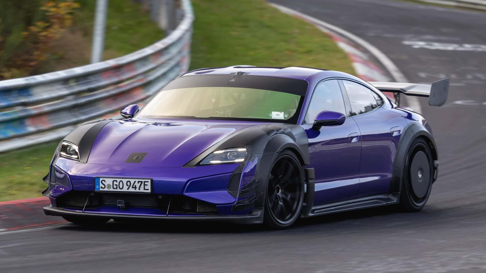 Η Porsche Taycan γίνεται ξανά βασίλισσα του Nurburgring!