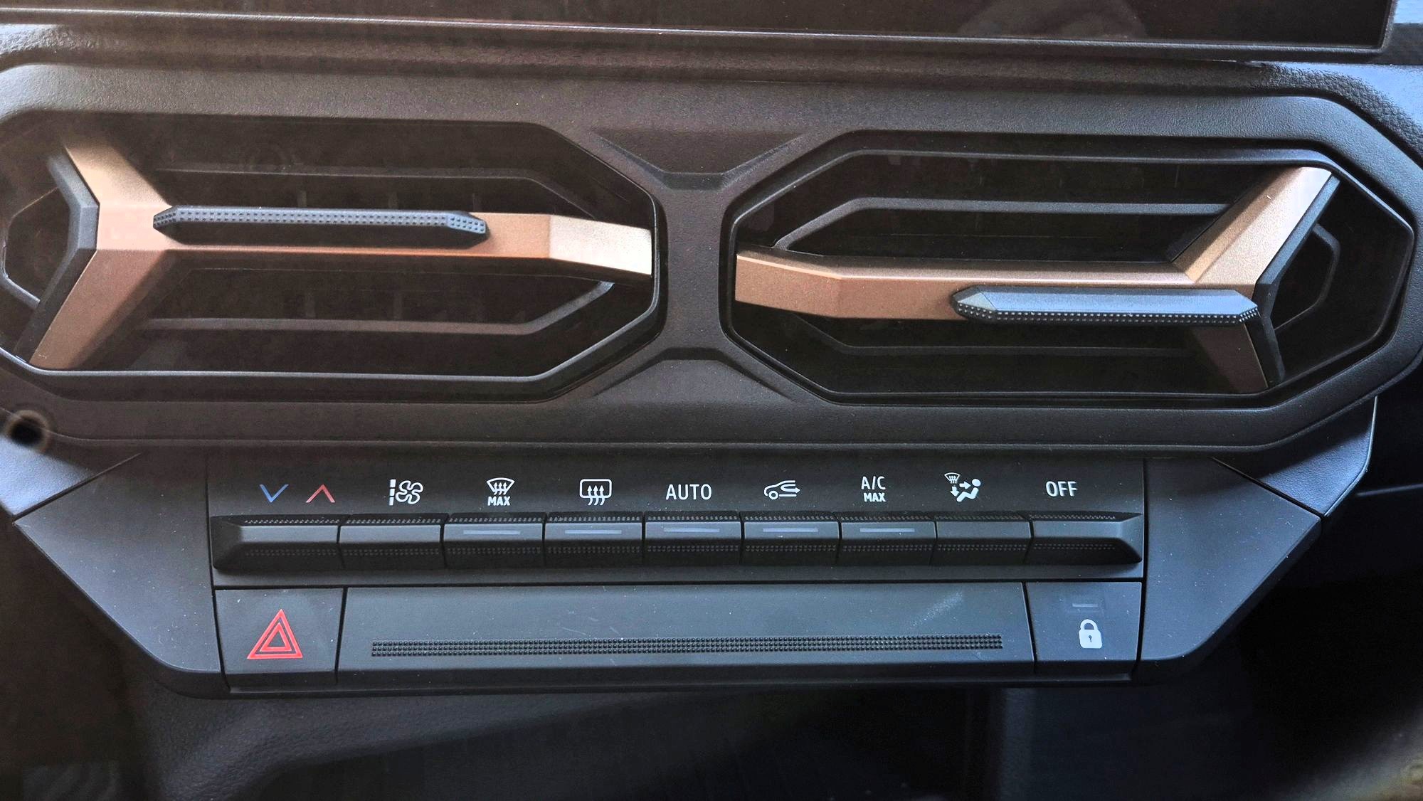 dacia duster esoteriko