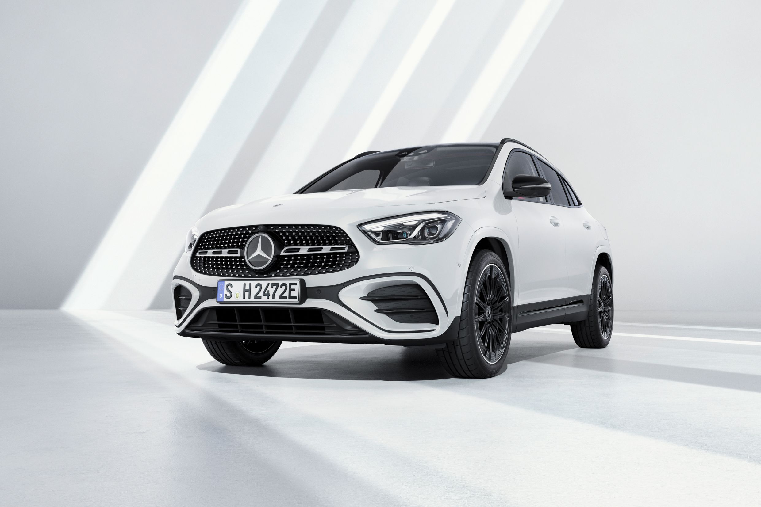 Mercedes-Benz – Προσφέρει 140 GLA 200 σε ειδική επετειακή τιμή για τα 140 χρόνια ιστορίας του αυτοκινήτου