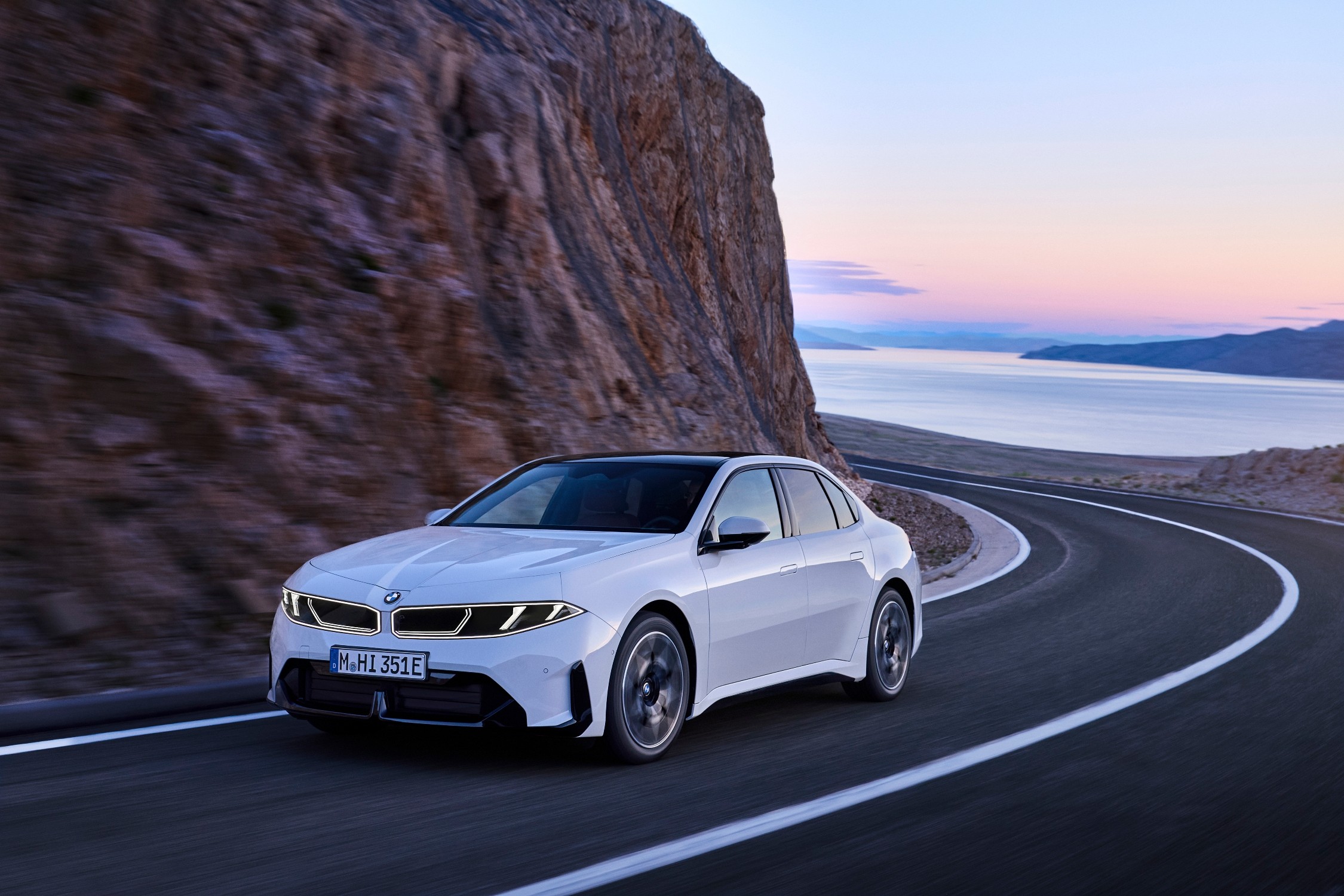 Άνοιξαν οι παραγγελίες για την BMW i3 50 xDrive First Edition.