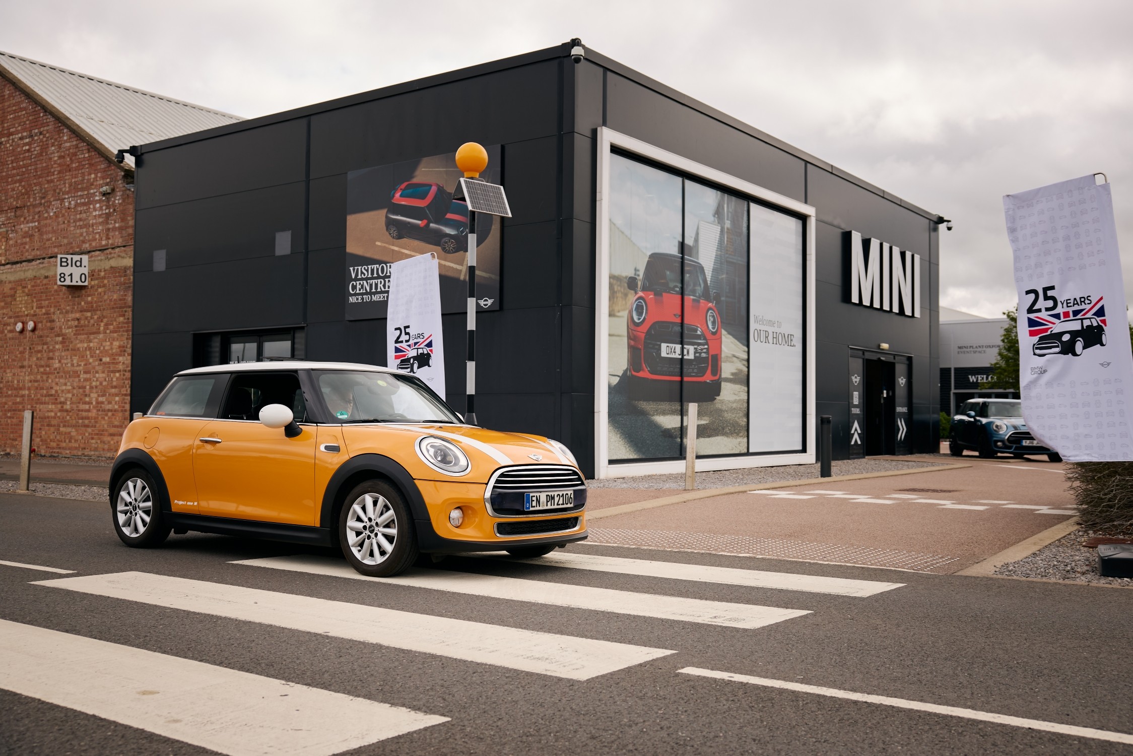 1.000.000 χιλιόμετρα με ένα MINI Cooper D. Από την Οξφόρδη, στην Οξφόρδη!