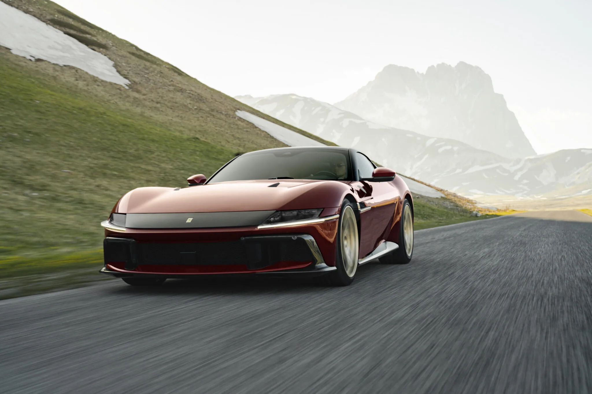 Ferrari 12Cilindri Manuale – H πρώτη με “χτένι” μετά από πολλά χρόνια!