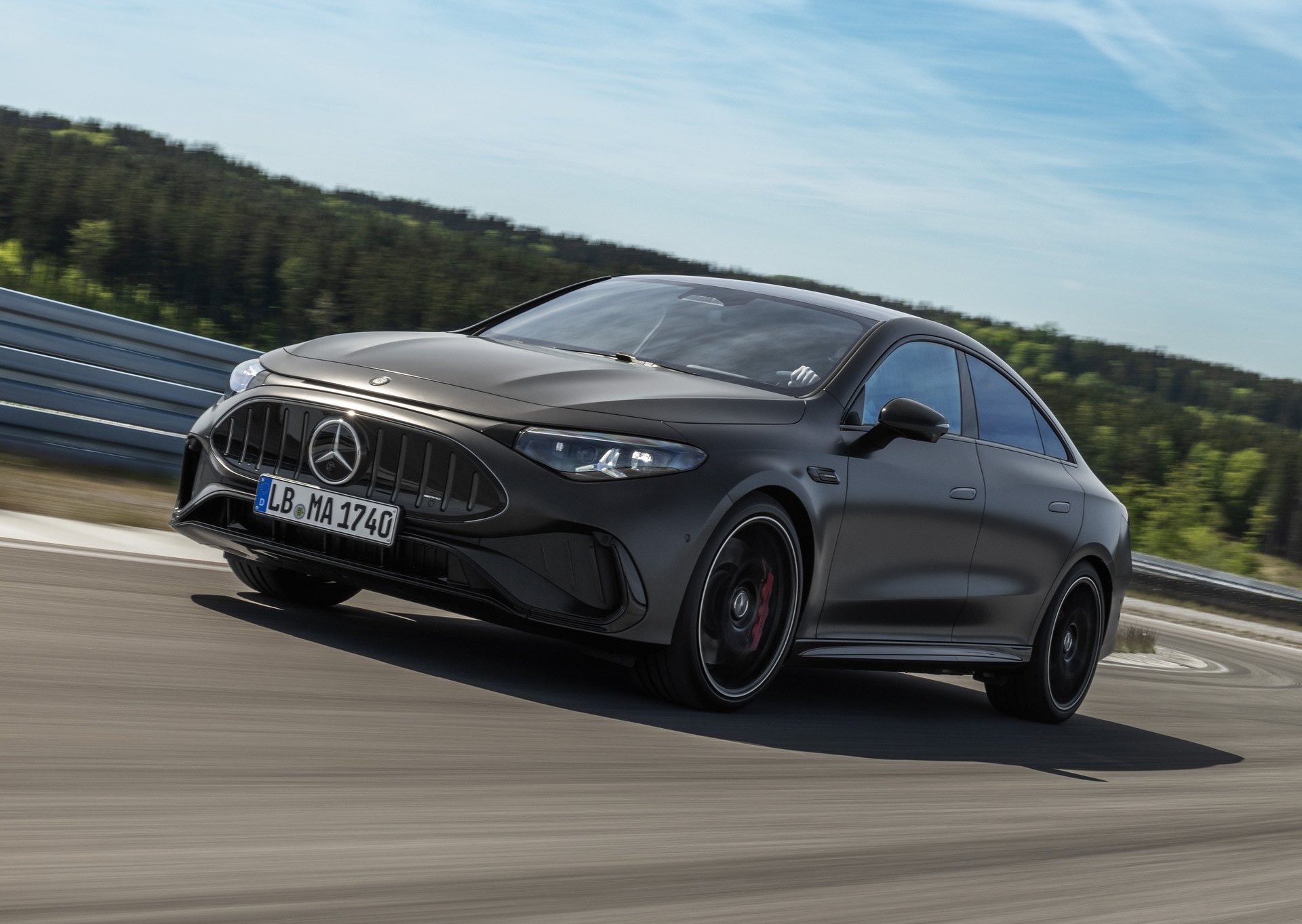 Η Mercedes-AMG CLA 45 επέστρεψε, είναι ηλεκτρική και έχει 680 ίππους!