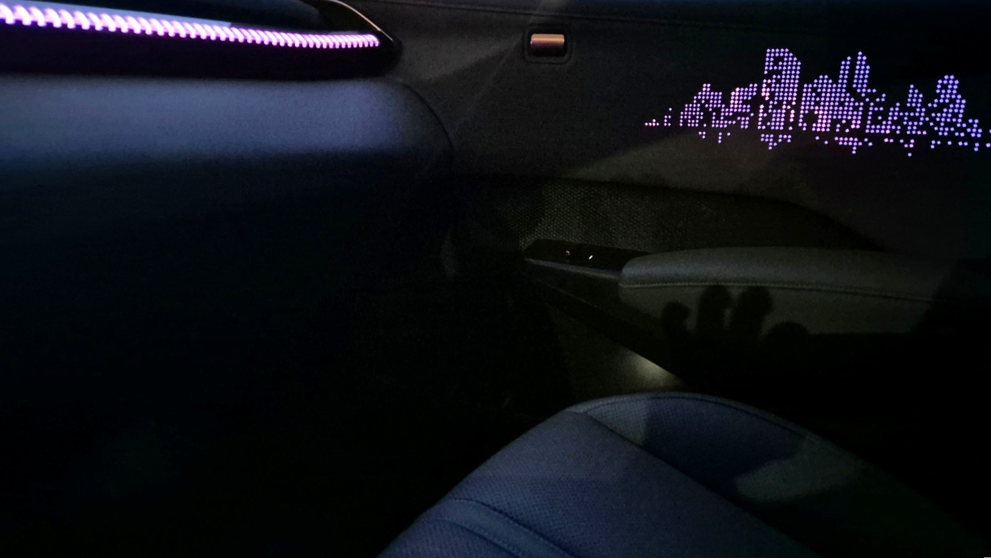 zeekr x ambient lighting 