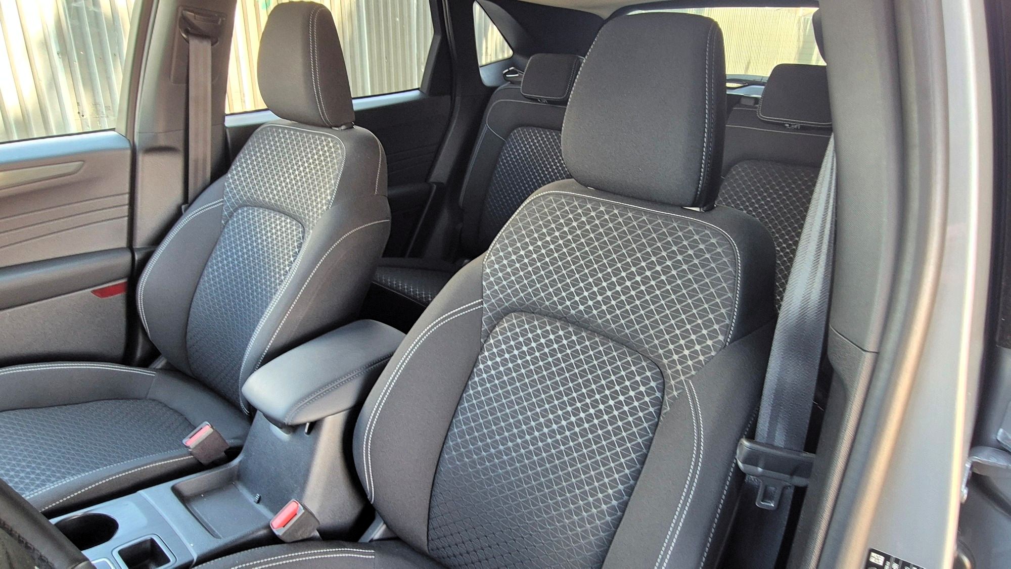 ford kuga mprostina kathismata
