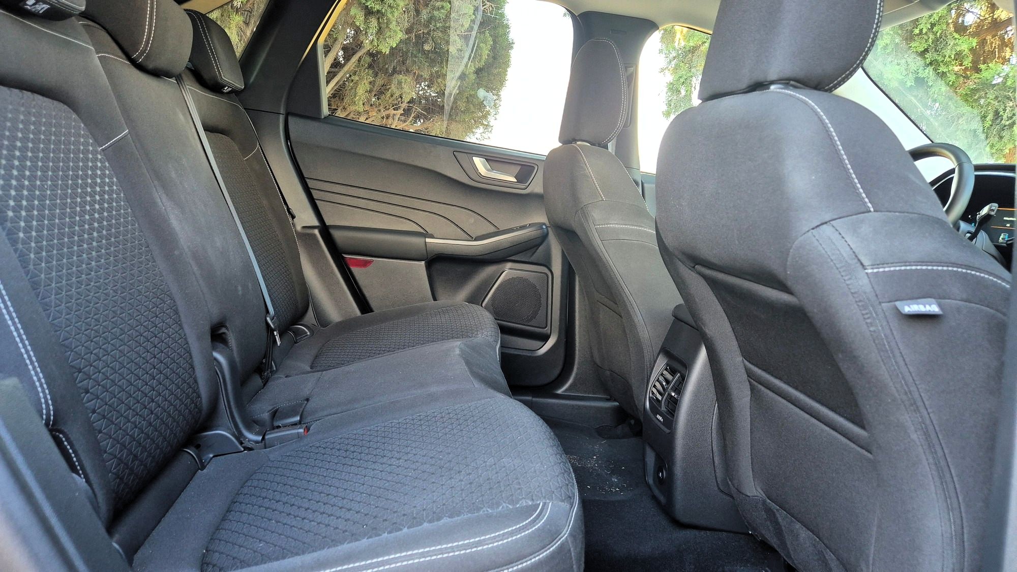 ford kuga piso kathismata
