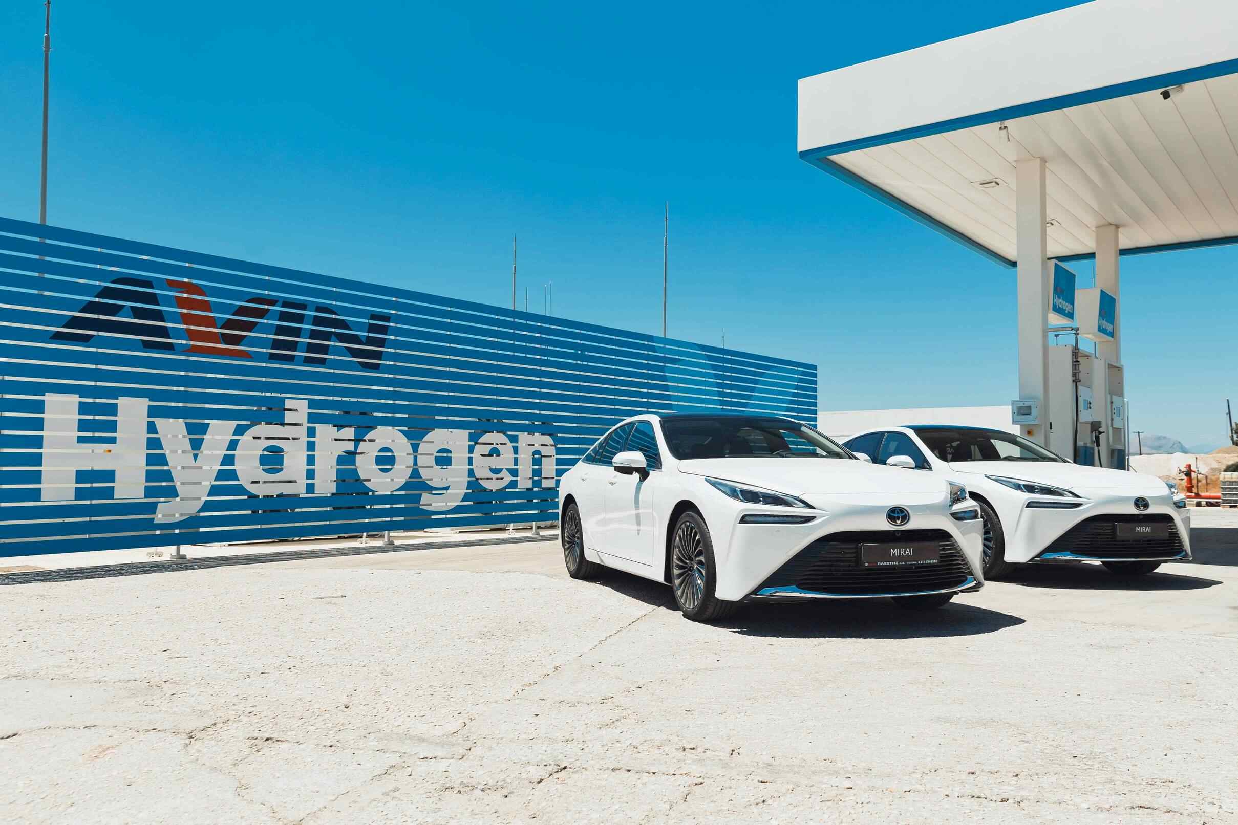 Toyota Mirai – Τα πρώτα επιβατικά αυτοκίνητα υδρογόνου κυκλοφορούν στην Ελλάδα