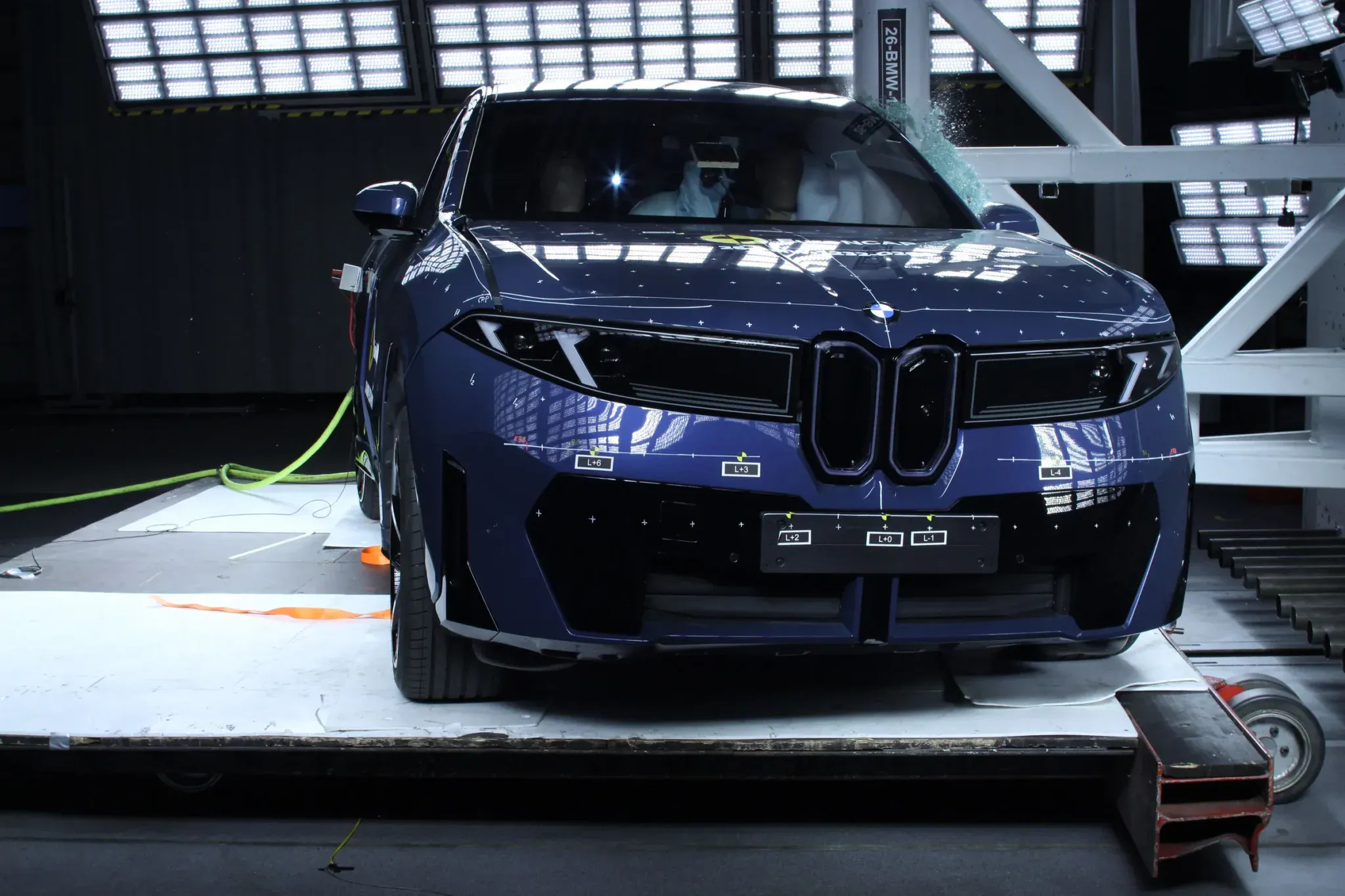 Έχει ενστάσεις η BMW για τις δοκιμές ασφαλείας.