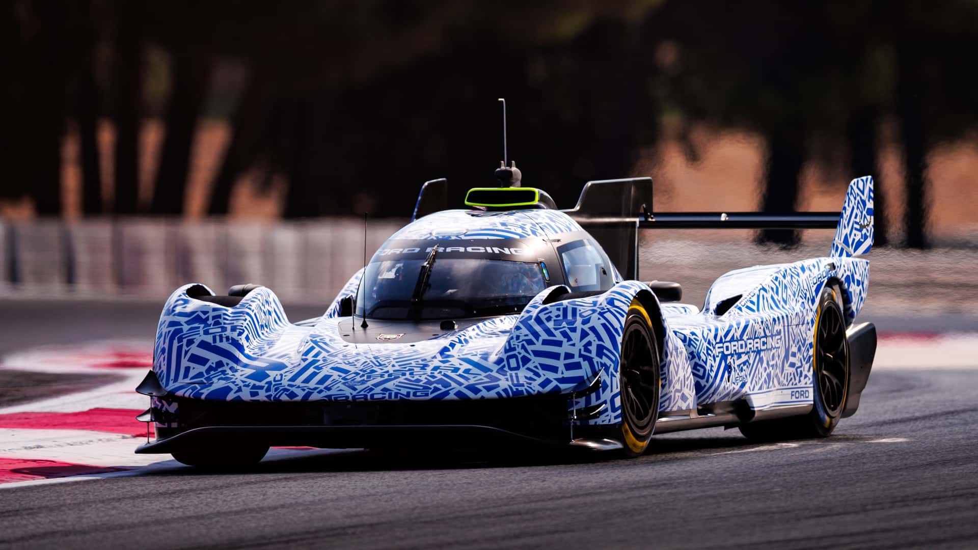 Πάτησε πίστα το Hypercar της Ford