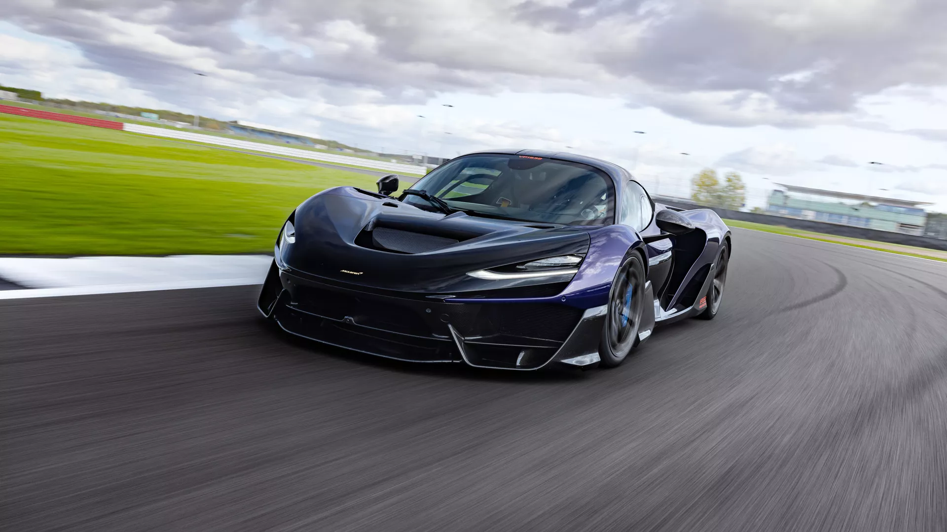 McLaren –  Αλλάζει εποχή καθώς επιβεβαίωσε το πρώτο SUV στην ιστορία της