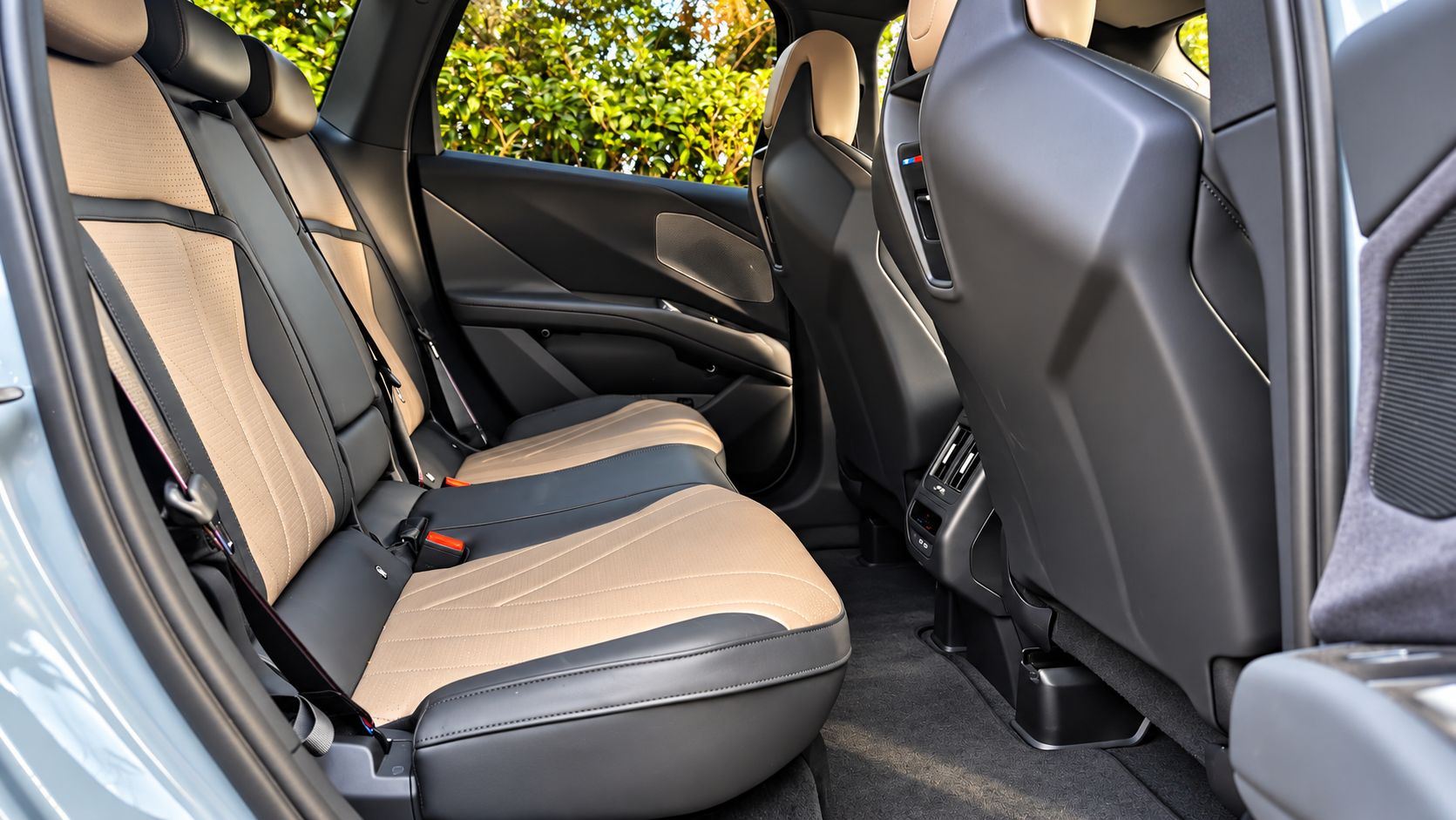 BMW iX3 piso kathismata
