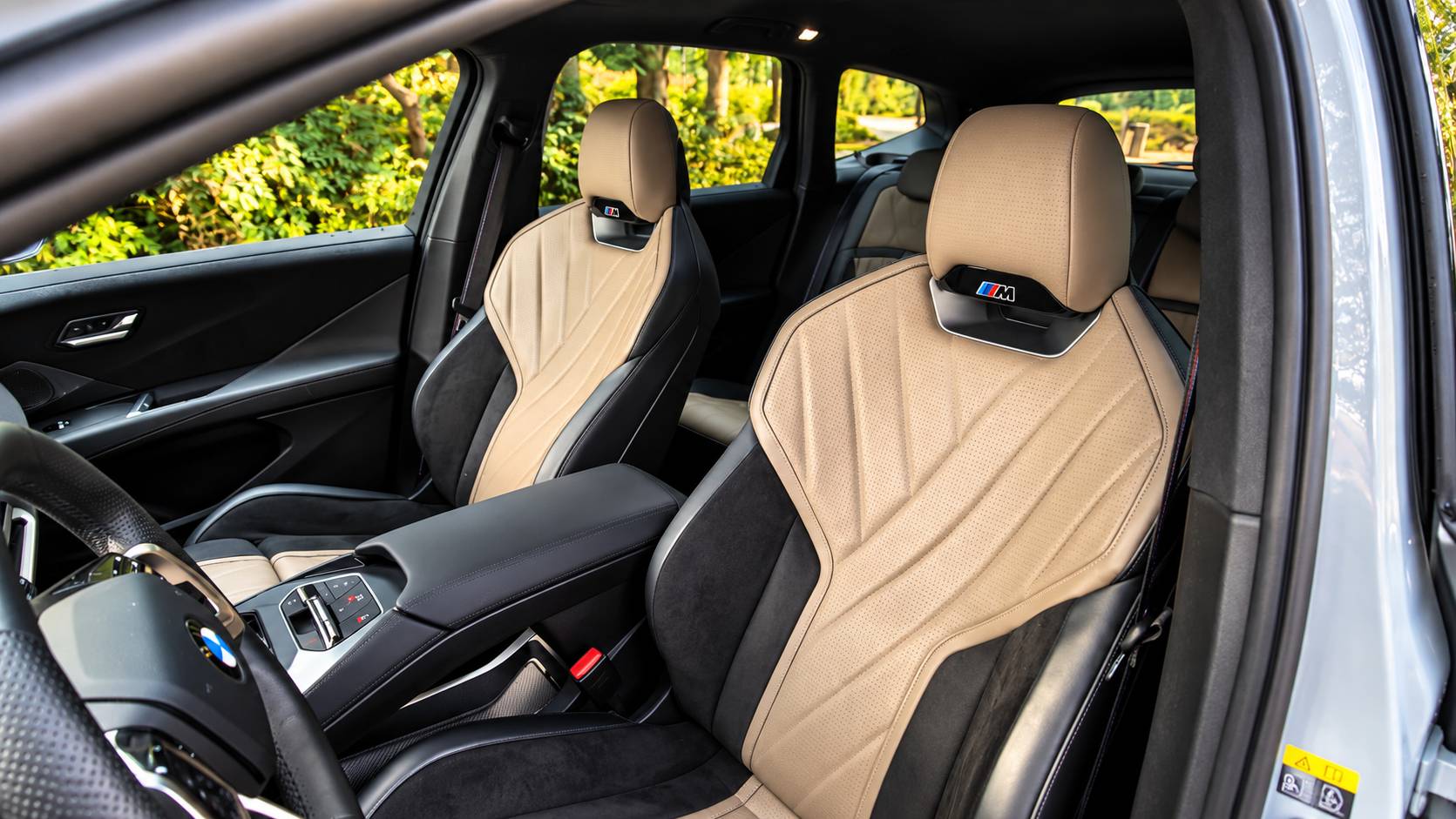 BMW iX3 mprostina kathismata