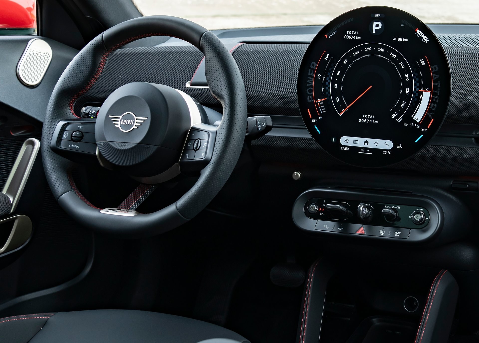 Η Mini δηλώνει πίστη στις στρόγγυλες οθόνες